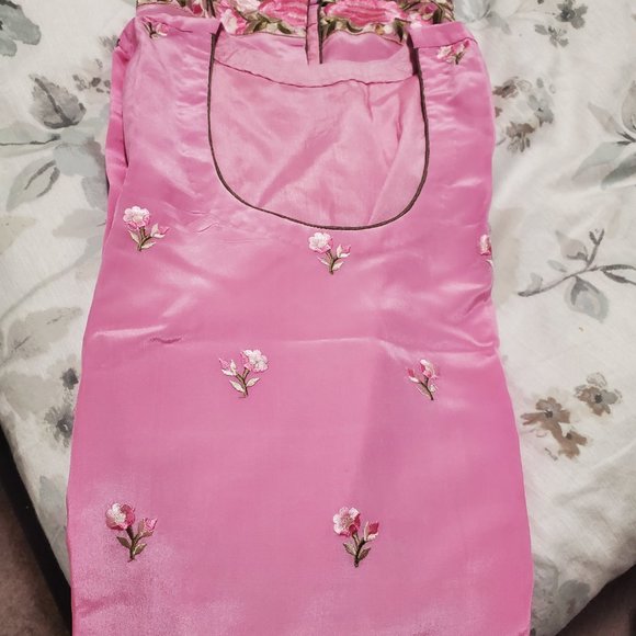 Hight quality and classy designer wear indian women clothes - Picture 6 of 7